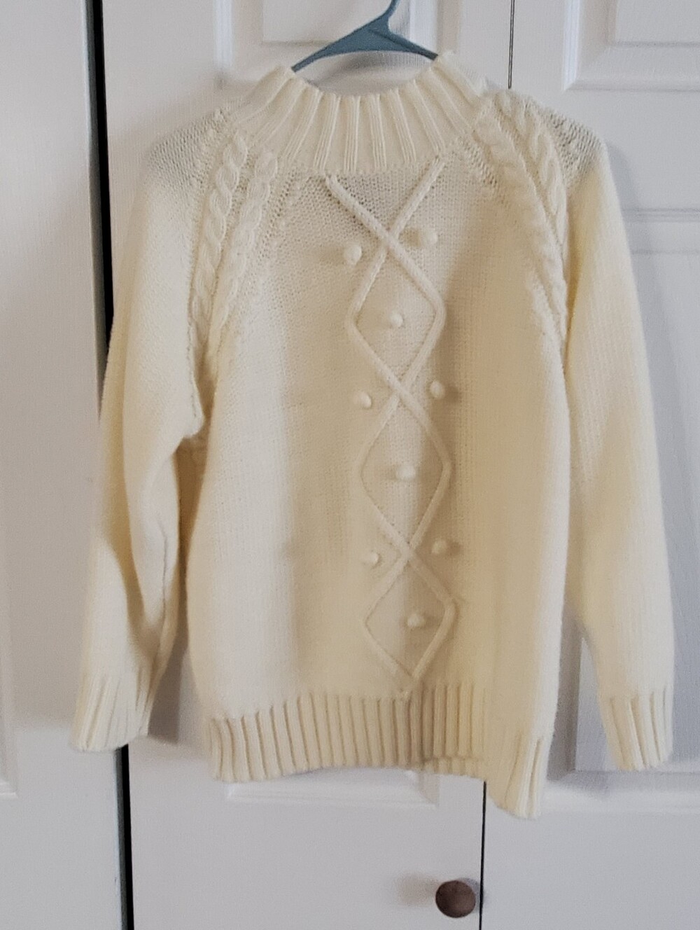 VINTAGE DESIGNERS ORIGINALS STUDIO XL. CREAM KNIT SWEATER. HIGH NECK